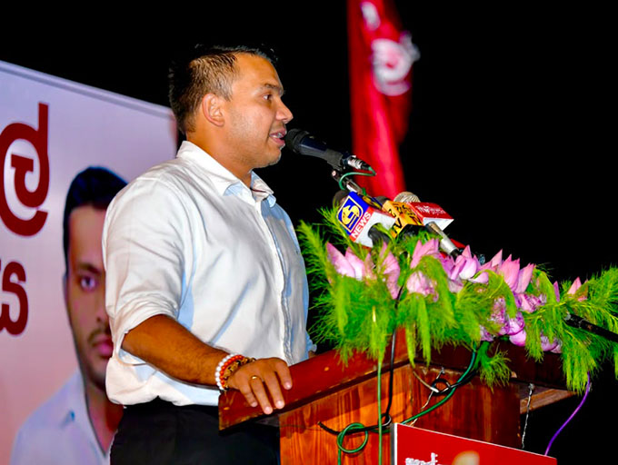 අරගලය වෙලාවෙ අපි අඩියක් පස්සට ගත්තා - නාමල් රාජපක්ෂ