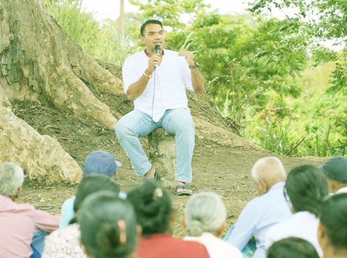 වී මිලදී ගැනීමට රජය සෘජුව මැදිහත් විය යුතුයි - නාමල් රාජපක්ෂ