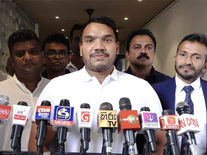 ජනාධිපතිවරයා අධිකරණ විෂයපථය පිළිබඳව උපදෙස් ගත්ත ජ්‍යෙෂ්ඨයන් සහ ප්‍රවීණයන් කවුද - නාමල් රාජපක්ෂ