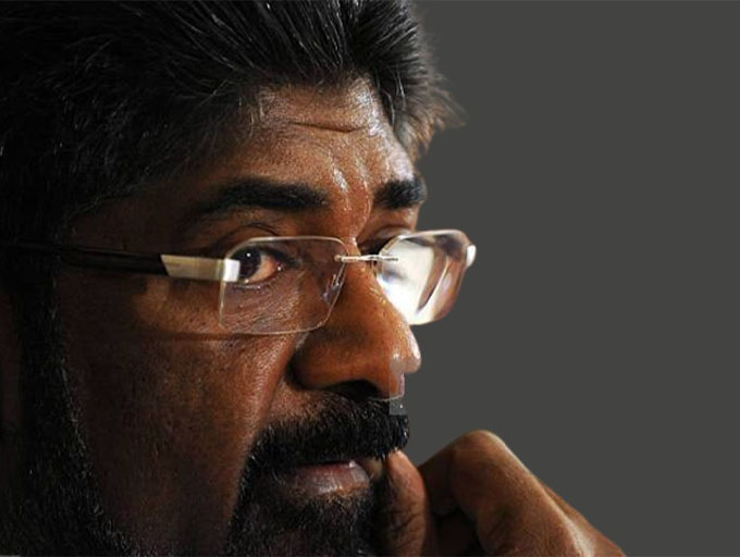 කෙහෙලිය ඇප මත මුදා හරියි