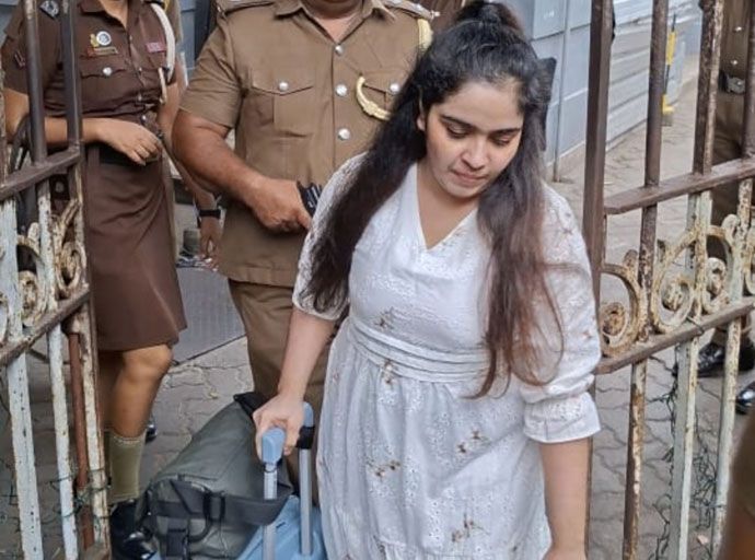 ඉෂාරා සෙව්වන්දි ඇතුළු සැකකරුවන් ලබන 04වන දා තෙක් යළි රිමාන්ඩ්