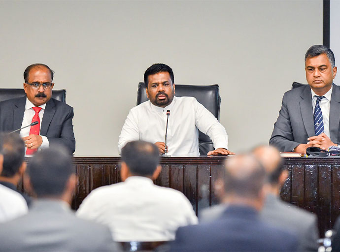 ජනපති ප්‍රධානත්වයෙන් උතුරු සහ නැගෙනහිර ඉඩම් කඩිනමින් ජනතාවට නිදහස් කිරීම පිළිබඳ සාකච්ඡාවක්