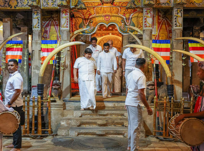 ජනපති ඓතිහාසික දළදා සමිඳුන් වැඳපුදා ගනී