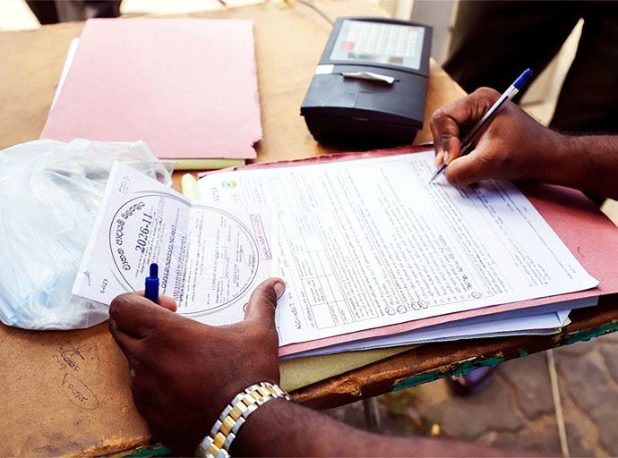 පුද්ගලික බස් සහ ලංකා ගමනාගමන මණ්ඩලයට අයත් බස්රථවල තත්ත්වය පරීක්ෂා කිරීමේ වැඩසටහනක්