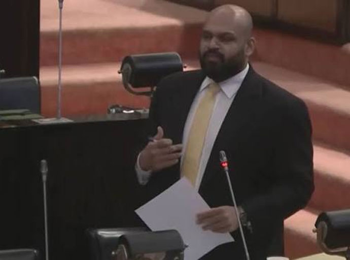නීති අධ්‍යක්ෂවරයකු නොමැතිව වසර දෙකක් වරාය නගර කොමිෂන් සභාව ක්‍රියාත්මක වන්නේ කෙසේ ද? - ශානක්‍යන් රාසමාණික්කම් ප්‍රශ්න කරයි