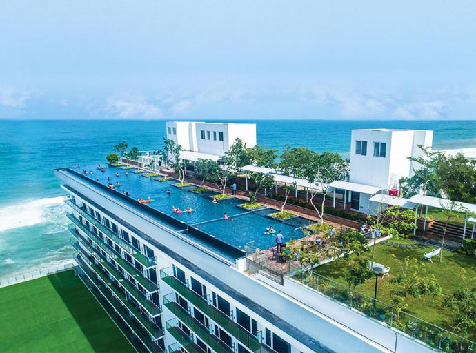 මැරීනෝ බීච් හෝටලයේ විකුණුම්කරුට අධි චෝදනා