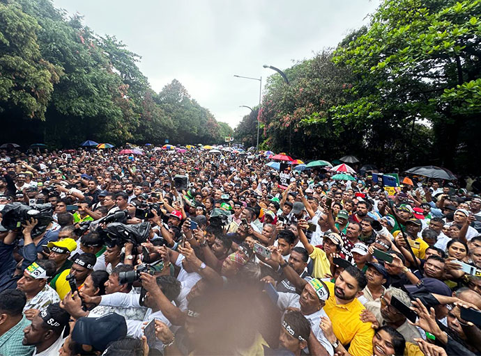 22ට එරෙහිව සජබ දැවැන්ත විරෝධතාවක