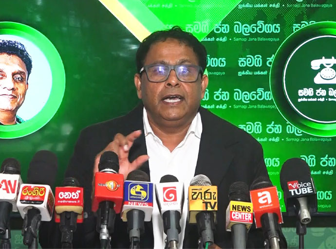 “රනිල් පටන්ගත් දේ පවත්වා ගැනීම අතින් මාලිමා ආණ්ඩුව සමත්, එහෙත් ආර්ථික වර්ධනය කර ගැනීම අතින් මාලිමා ආණ්ඩුව අසමත්” - “රනිල් පටන්ගත් දේ පවත්වා ගැනීම අතින් මාලිමා ආණ්ඩුව සමත්, එහෙත් ආර්ථික වර්ධනය කර ගැනීම අතින් මාලිමා ආණ්ඩුව අසමත්” - මහාචාර්ය ප්‍රසන්න පෙරේරා