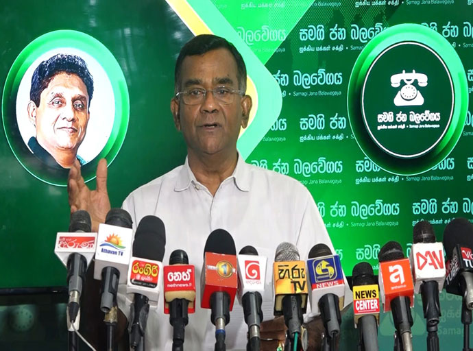 “ අනුර පුංචි කියන්නේ ප්‍රමාණයෙන් ද? ක්‍රියාවෙන් ද?” තිස්ස අත්තනායක පහදයි