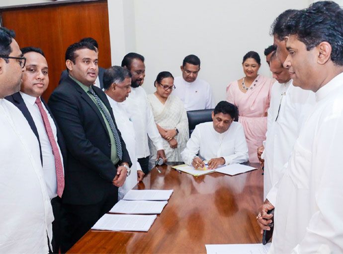කතානායකට විරුද්ධව විපක්ෂයෙන් විශ්වාසභංග යෝජනාවක්