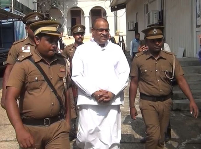 ඥානසාර හිමියන්ගේ චීවරය ඉවත් කිරීමට එරෙහිව අභියාචනාධිකරණයට රිට් පෙත්සමක්