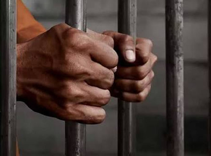 අක්මීමන ප්‍රාදේශීය සභාවේ හිටපු සභාපතිට වසර 3ක බරපතල වැඩ සහිත සිර දඬුවම්!