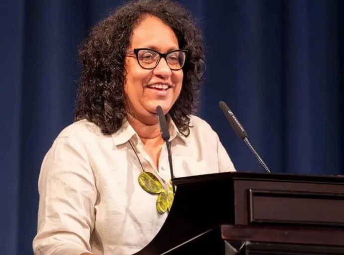 "දරුවන් තේරුම් ගන්න නම් ඔවුන්ගේ පැත්තෙන් හිතන්න" – අග්‍රාමාත්‍ය හරිනි අමරසූරිය
