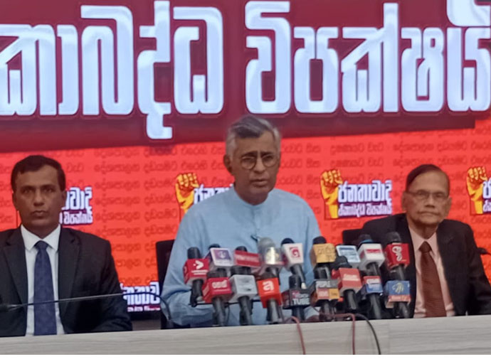 “87-89 තුණ්ඩුවෙන් කළ දේවල් දැන් නීති රීතිවලින් ඉටුකරගන්න ආණ්ඩුව හදනවා” – පාඨලී චම්පික 