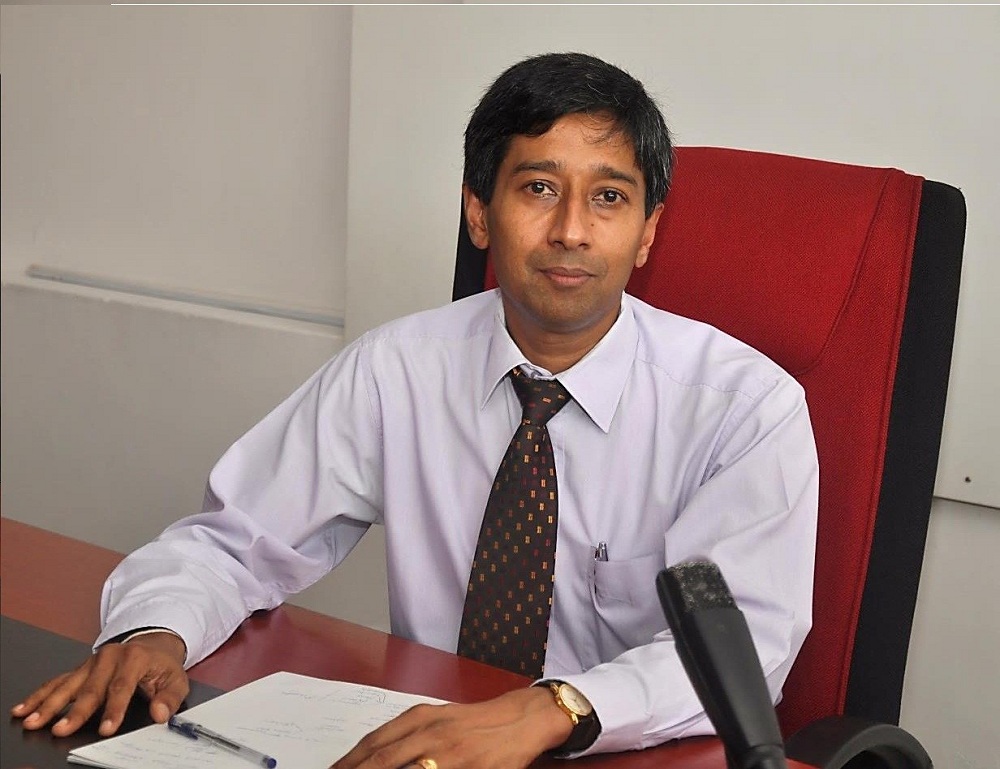 පාදෙණියගේ බොරු කතා ඉවරයි : 1990 සුවසැරියේ දරු උපතක් 