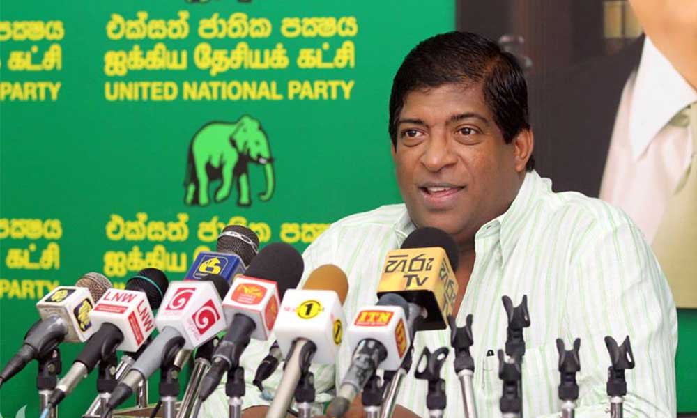 ආණ්ඩුවේ ප්‍රශ්න ඇති කලේ : යහපාලනයට රිංගාගත් රාජපක්ෂ හෙංචයියන් -රවී