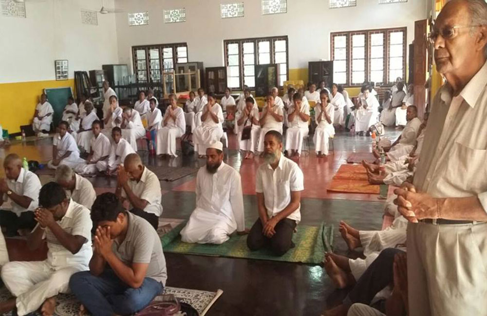 සමාජවාදී තරුණයෝ : ජාතික සමඟිය වෙනුවෙන් පිංකමක !