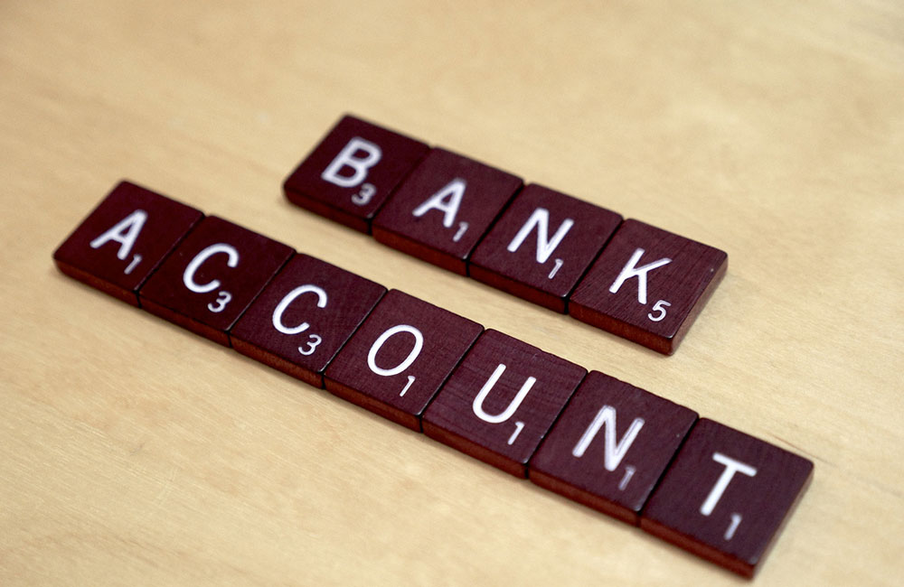 ආණ්ඩුවේ ප්‍රබල අමාත්‍යවරයෙකුගේ  බැංකු ගිණුමක් අත්හිටුවයි