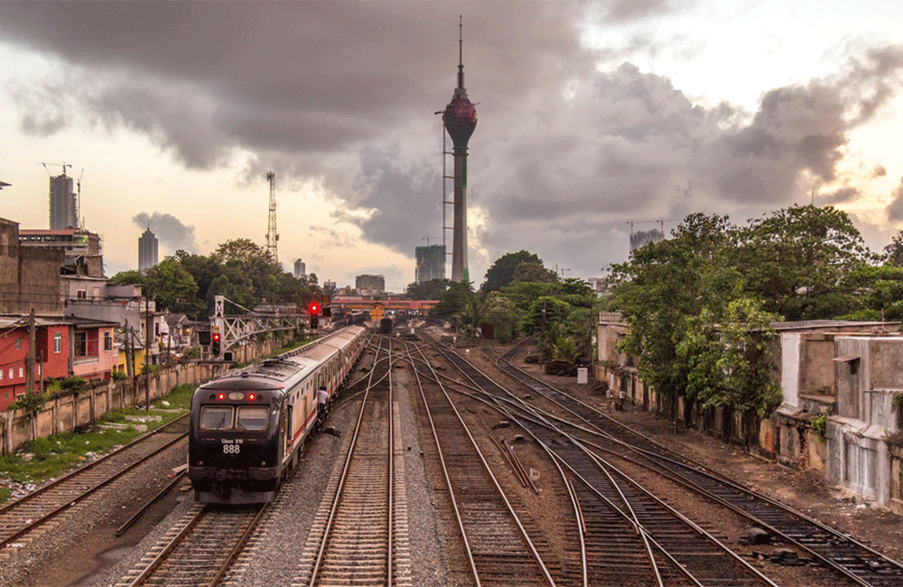දුම්රිය සේවය ගැන කැක්කුමක් නැද්ද ? වෘත්තීය සමිතිවලින් ජනාධිපතිට කොක්කක් !