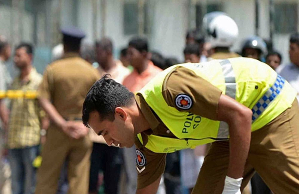 පොහොට්ටුවේ  වියත්මගට : පොහොට්ටුවෙන්ම වීදි ප්‍රහාර ඇරඹේ !