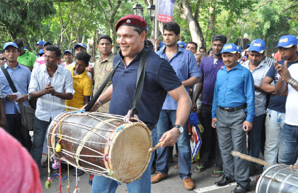 දයාසිරිගේ අලුත්ම වැනිල්ල එළියට : මෙවර මහින්දානන්ද වැනුම
