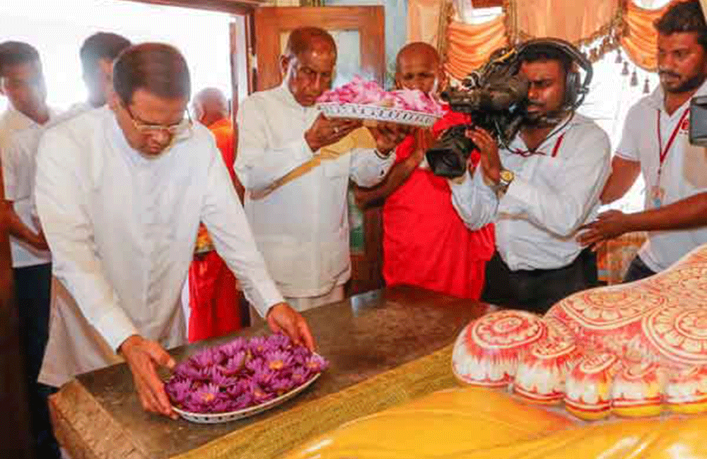 ජනාධිපති සහභාගීවූ උත්සවයේ : සැකකටයුතු පුද්ගලයෙක් !