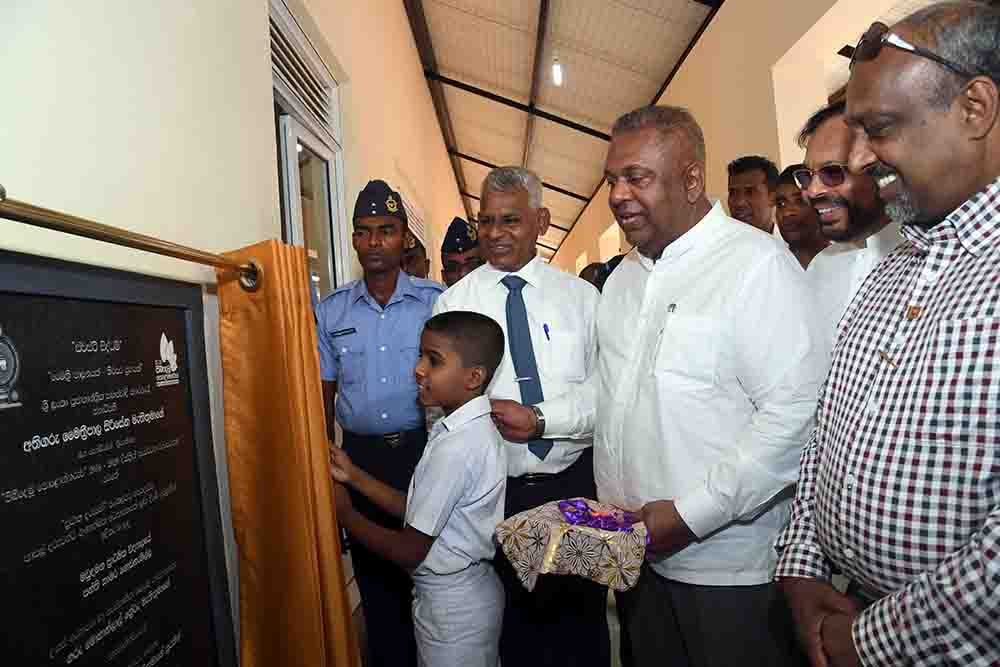 පොරොන්දු දේශපාලනයට රැවටෙන ජනතාවට මංගලගෙන් පාඩමක් !