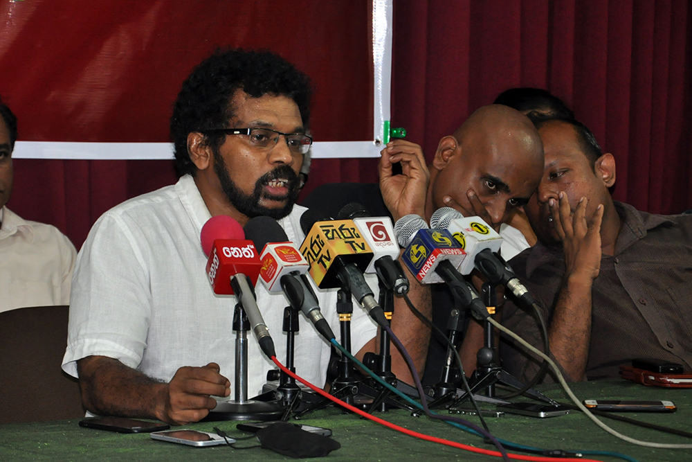 කලා කෘති වාරණයට එරෙහිව : කලාකරුවෝ - සමාජ ක්‍රියාකාරීහු හඩ නගති !