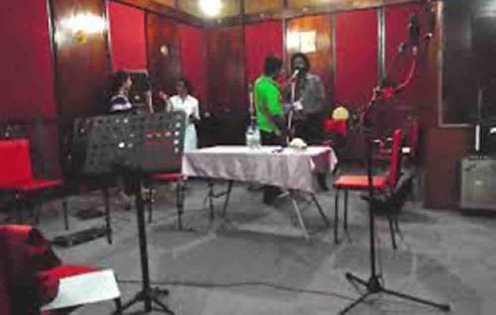 ගුවන් විදුලි නාට්‍ය ගැන බොරු කී :  අන්තවාදී  කේවට්ටයන් අනාථයි ! 