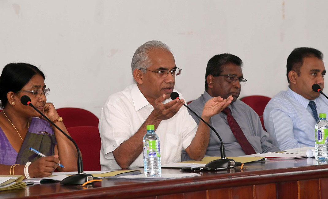 දේශපාලනඥයන්ට අයිතියක් නැති වැඩක් ගැන ඉරාන් කියයි !