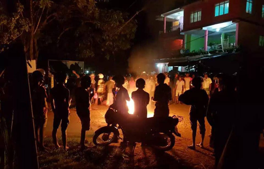 හම්බන්තොට ප්‍රදේශයේ හදිසි තත්ත්වයක් : පොලිසියක් කුඩු ! 