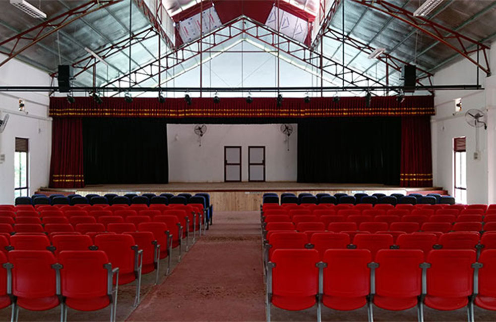 කන්තලේ නගර ශාලාවට  මහින්දගේ නම දාන උත්සාහයක් !