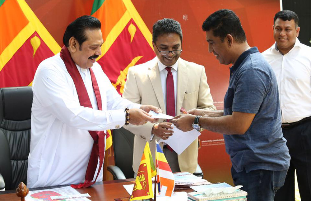 දයාසිරි හිත හදාගනියි !