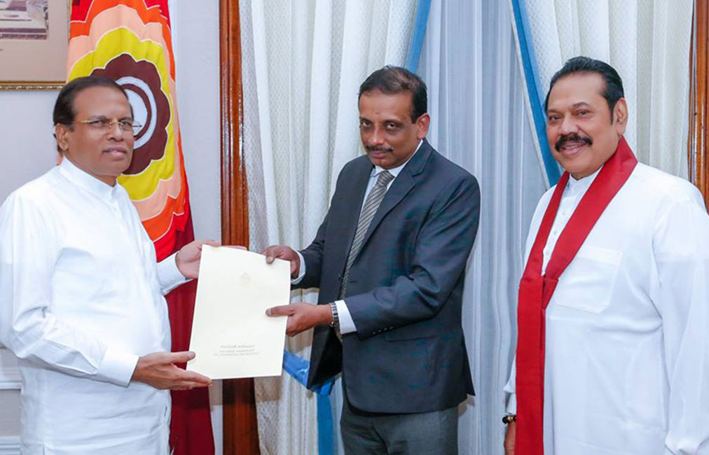 මහින්ද ගේන්නේ මංගලගේ අයවැය ? 