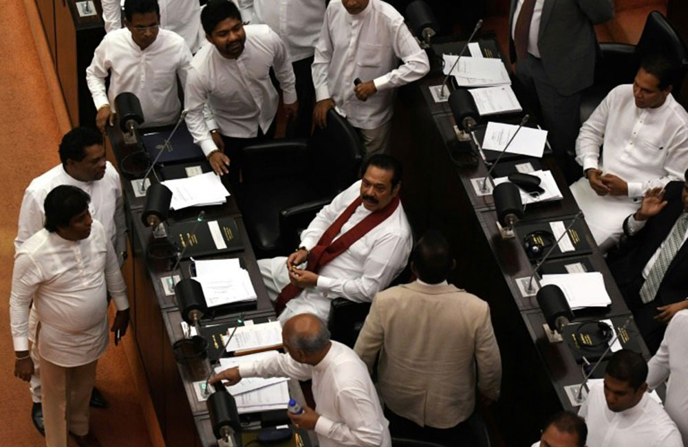 තේරීම් කාරකසභාවටත් ජන්දයක් : රාජපක්ෂ නඩයම පාර්ලිමේන්තුවෙන් පැන දුවයි