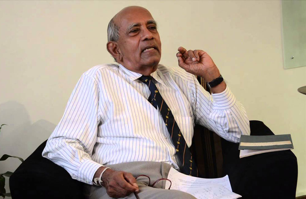 කතානායක කරූගේ ක්‍රියාමාර්ගය හරි - පාර්ලිමේන්තුවේ හිටපු මහලේකම් කරුණු දක්වයි !