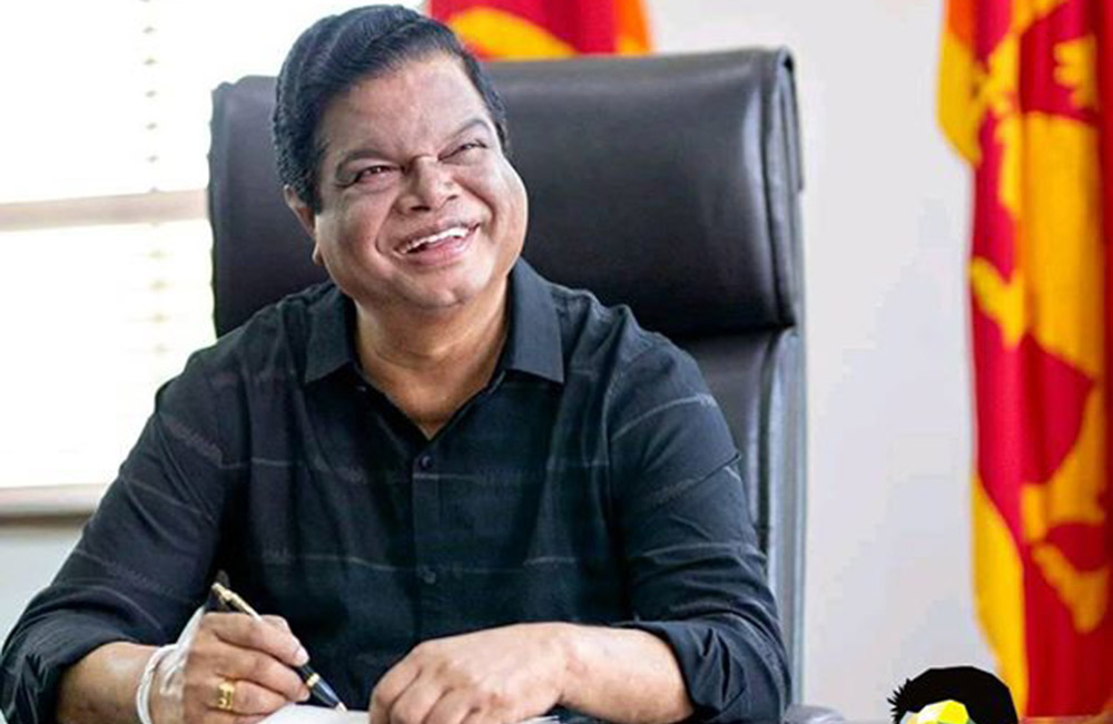 නින්දිතයි - ඩෙංගු සහ කොවිඩ් වසංගතය සංසන්දනය කර ඇමැති  බන්දුල ජනතාව අන්දයි !