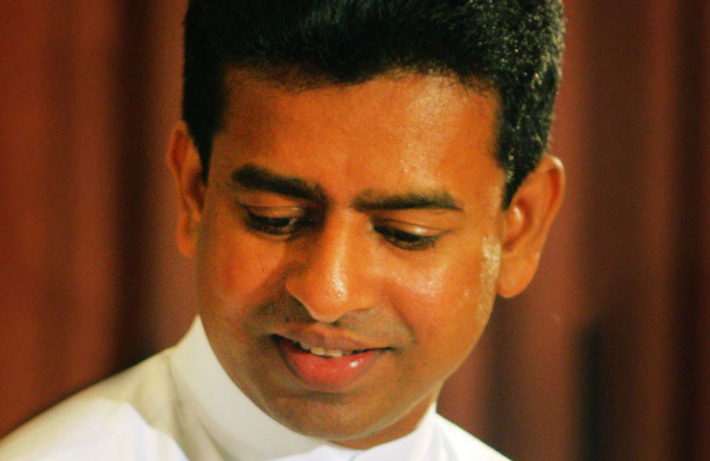 ලක්ෂ 3000 ලංසුවට බුද්ධික පයින් ගසයි !