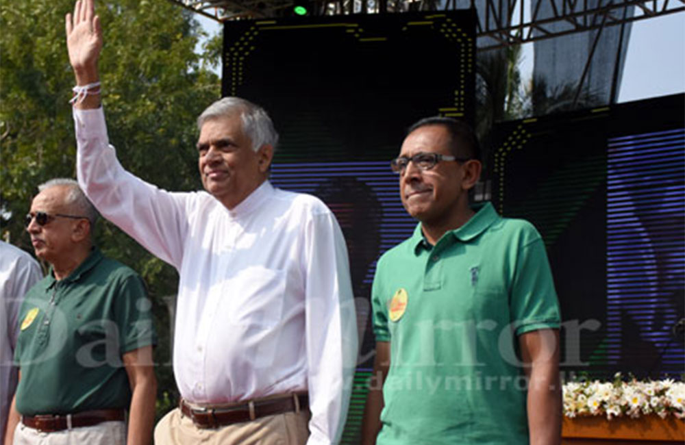 මලික් හා කබීර් ඉවත් කරන්නැයි රනිල්ට බලපෑම් !