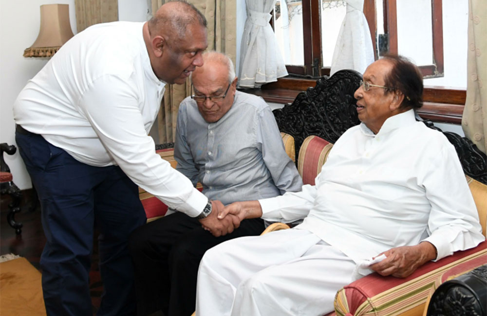 මංගල - රොනී හමුවක් !