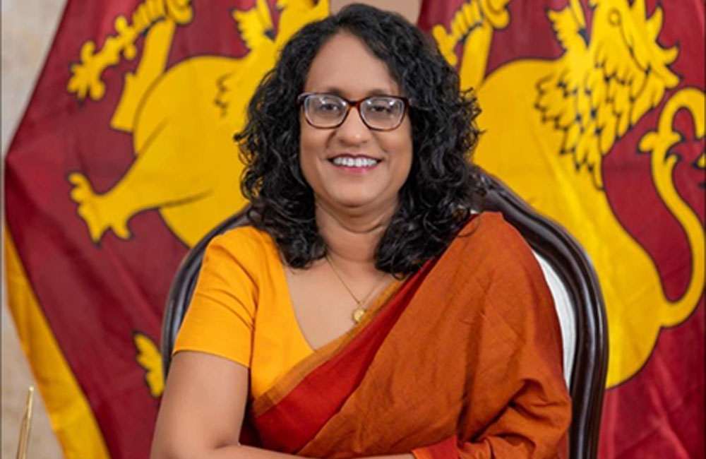 අගමැතිනිය කැනඩාවට