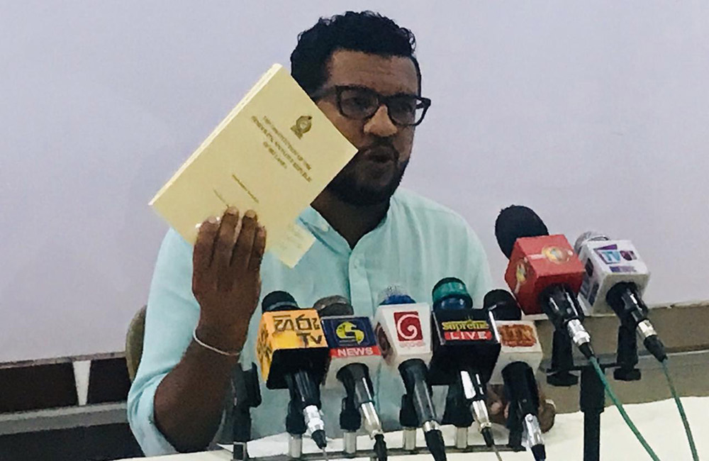 ජන ජීවිත බේරගෙන මැතිවරණ කොමිසම ස්වාධීන තීන්දු ගන්නේ 19 සංශෝධනය නිසයි  - මහේෂ් 