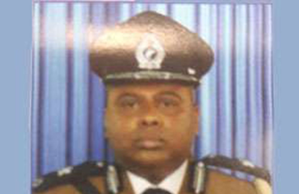 මෛත්‍රී - ගෝඨා ඝාතන තැත : නියෝජ්‍ය පොලිස්පති අනිවාර්ය නිවාඩු යවයි !