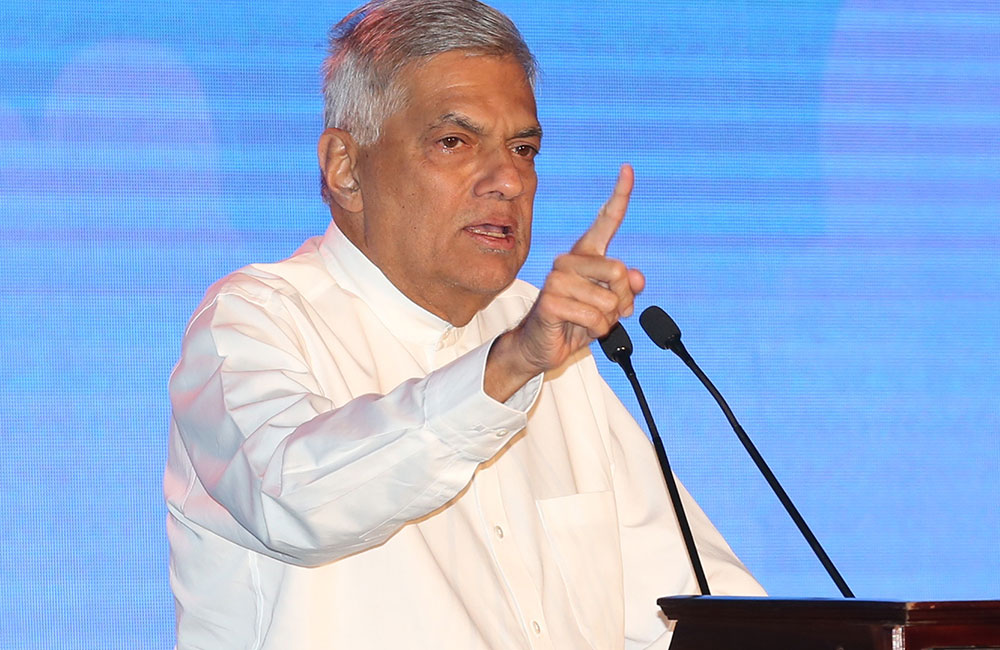 ජාතික ආණ්ඩුවට එක්වෙන්න : අගමැති රනිල්ගෙන් විපක්ෂයේ මන්ත්‍රීවරුන්ට ආරාධනා !