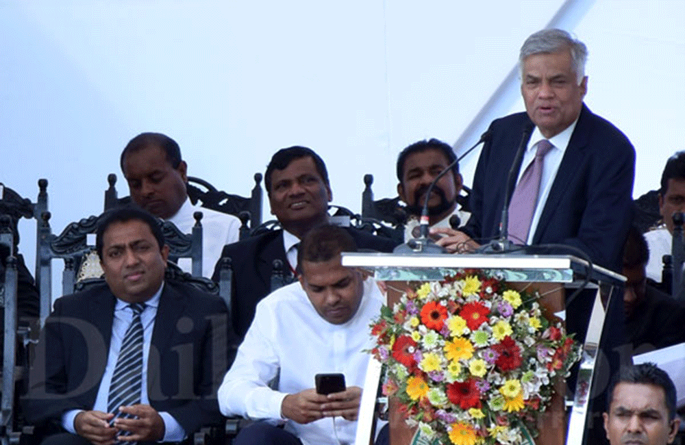 සමාජ මාධ්‍ය පාලන නීති ලබන සතියේදී !