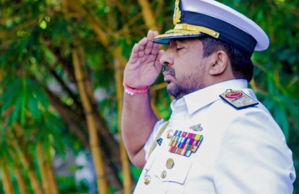 රවීට නාවික හමුදාවෙන් සෙබළු 126යි, වාහන 19යි !