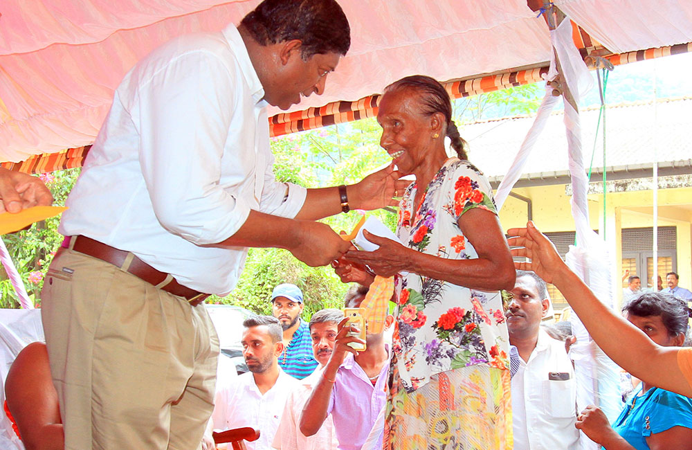 බ්‍රෝඩ්ලන්ඩ්ස් බලාගාරය නිසා අවතැන්වූ ජනතාවට වන්දි ගෙවයි !