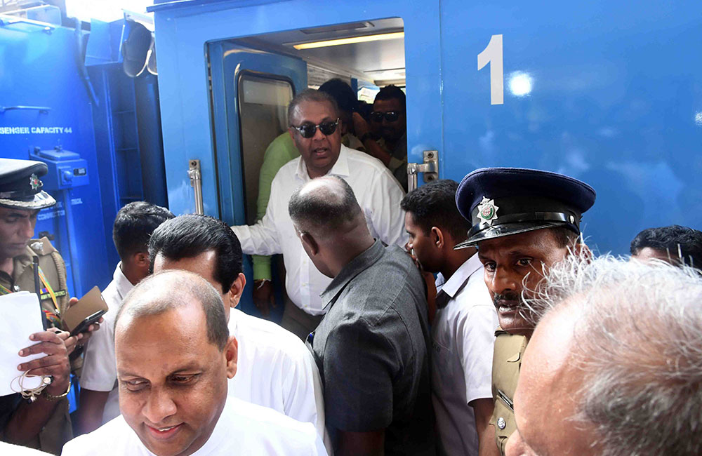 මාතර - බෙලිඅත්ත නව දුම්රිය මාර්ගයේ මංගල ගමන දියත්වෙයි !