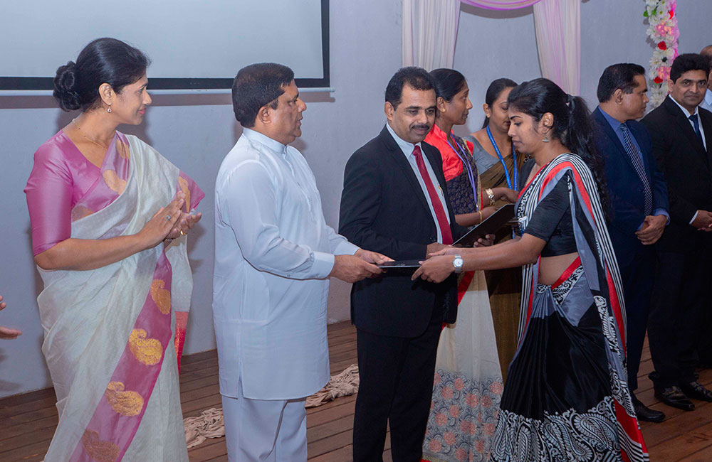 ඩොලර් ලක්ෂ 5ක තැම්පතුවකට වසර 10කට වීසා - වජිර