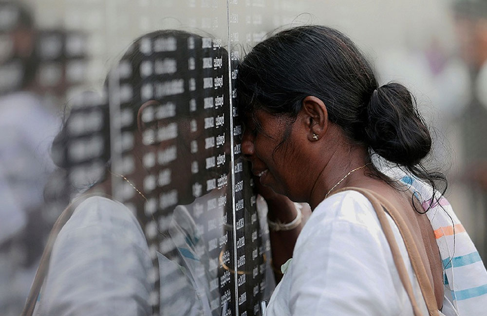 යුද්ධයේ අඳුරු සෙවනැලි මකන්නට හානිපූරණය